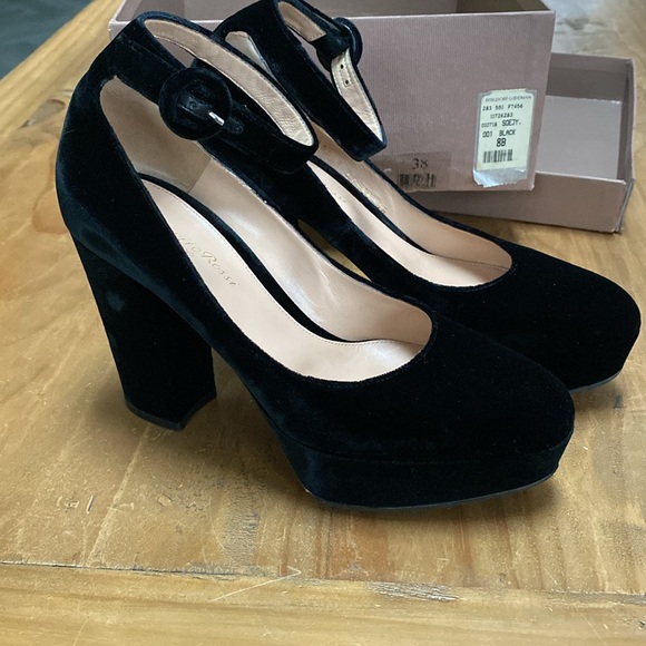 Gianvito Rossi Sherry Velvet Platforms - Picture 3 of 14